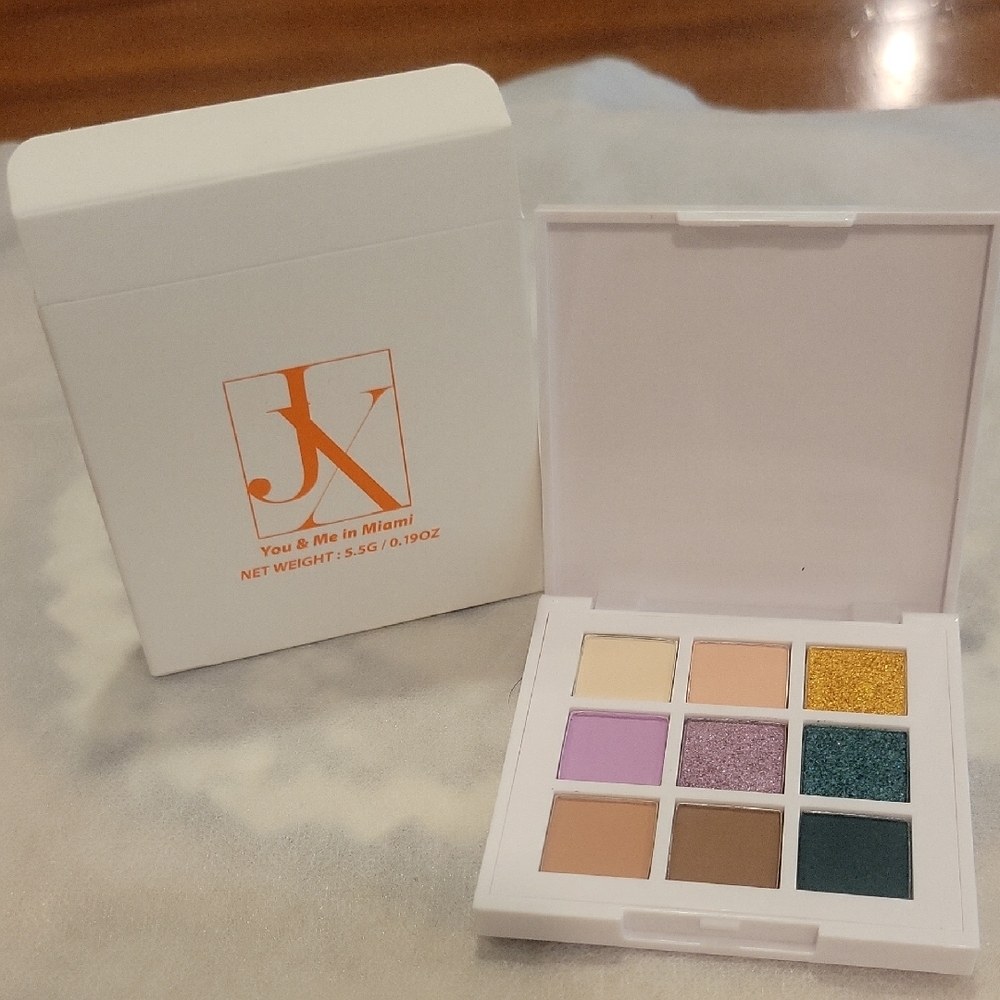 JX You & Me In Miami Eyeshadow Pallet
